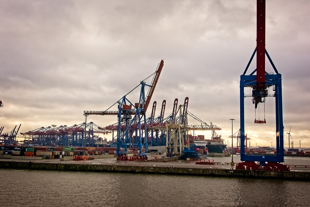 Cranes at a container port